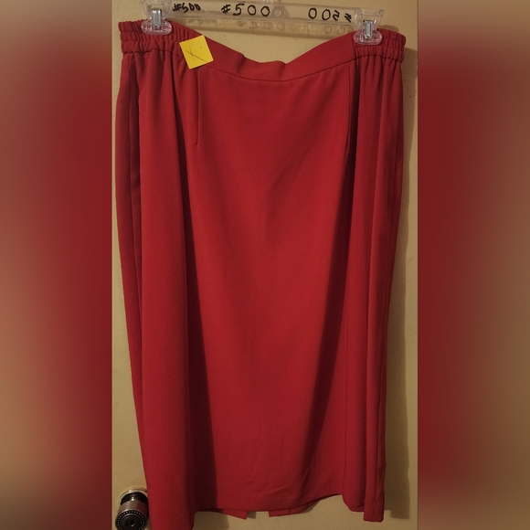 2pc Lily & Taylor Red Skirt Suit Plus Size - Picture 3 of 4